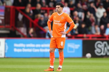 Blackpool takımından Albie Morgan 18 Nisan 2025 'te Lamex Stevenage, İngiltere' de Stevenage - Blackpool maçında