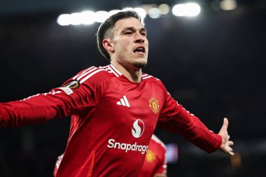 Manchester United takımından Manuel Ugarte, 17 Nisan 2025 'te Old Trafford, Manchester, İngiltere' de oynanan UEFA Avrupa Ligi çeyrek final maçında 1-0 'lık galibiyet golünü kutluyor.