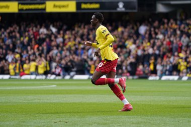 Watford 'dan Mamadou Doumbia 18 Nisan 2025' te Watford, Watarage Road, Watford 'da oynanan Gökyüzü İddia Şampiyonası maçında sayı ve kutlama yapıyor.