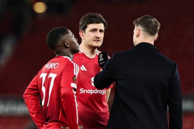 Manchester United takımından Harry Maguire, UEFA Avrupa Ligi çeyrek final maçı sonrasında Old Trafford, Manchester, İngiltere 'de 17 Nisan 2025' te Manchester United-Lyon maçında bir röportaj verdi.