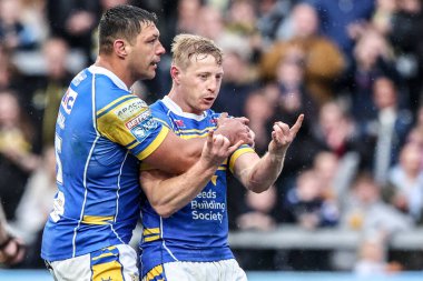 Leeds Rhinos takımından Lachlan Miller, 18 Nisan 2025 'te Leeds Stadyumu' nda oynanan 8. Betfred Süper Lig karşılaşmasında Leeds Rhinos ile Huddersfield Giants karşılaşmasını kutluyor.