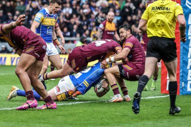 Leeds Rhinos takımından Tom Holroyd, 18 Nisan 2025 tarihinde Leeds, İngiltere 'deki Headingley Stadyumu' nda oynanan Betfred Süper Lig 8. raundunda hakem, Leeds-Huddersfield Giants maçını denemedi.