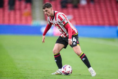 Sheffield United takımından Harrison Burrows 18 Nisan 2025 'te Bramall Lane, Sheffield, İngiltere' de oynanan Sheffield United - Cardiff City maçında maç yapıyor.