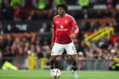 Manchester United takımının Patrick Dorgu, UEFA Avrupa Ligi çeyrek final maçında Manchester United 'a karşı Old Trafford, Manchester, Birleşik Krallık' ta 17 Nisan 2025