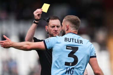 Stevenage 'den Dan Butler, 18 Nisan 2025 tarihinde İngiltere' nin Stevenage Stevenage kentinde oynanan Sky Bet 1 karşılaşmasında hakem Simon Mather tarafından sarı kart gösterildi.
