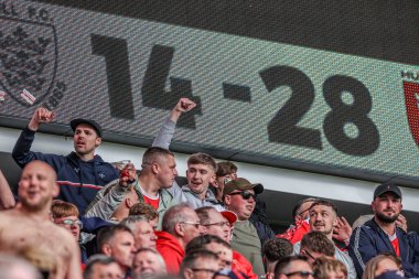 Hull KR taraftarları, 18 Nisan 2025 'te MKM Stadyumu' nda oynanan Betfred Süper Lig 8. Maçı 'nda 14-28' lik final maçını Hull FC vs Hull KR ile kutladılar.