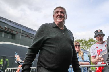 Steve Bruce, Blackpool 'un baş antrenörü, 18 Nisan 2025' te İngiltere 'deki Lamex Stevenage Stadyumu' nda oynanan Sky Bet 1 karşılaşması Stevenage-Blackpool maçından önce geldi.