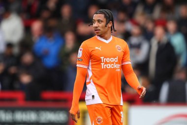 Blackpool takımından Samuel Silvera 18 Nisan 2025 'te Lamex Stevenage, İngiltere' de Stevenage - Blackpool maçında