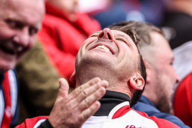 Hull KR taraftarları, 18 Nisan 2025 'te MKM Stadyumu' nda oynanan Betfred Süper Lig 8. Maçı 'nda Hull FC, Hull KR' a karşı oynanan final maçını kutluyorlar.