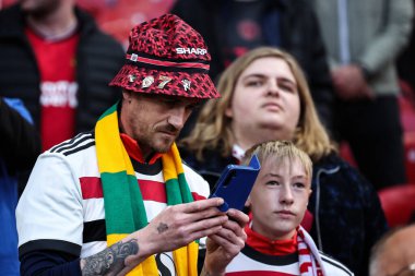 Manchester United taraftarları UEFA Avrupa Ligi çeyrek finali öncesinde Manchester United - Lyon maçı Old Trafford, Manchester, İngiltere, 17 Nisan 2025