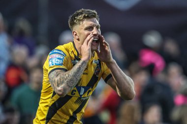 Castleford Tigers takımından Alex Mellor, 17 Nisan 2025 'te Wakefield Stadyumu' nda oynanan 8. Betfred Süper Lig karşılaşmasında takım arkadaşlarına talimat verdi.