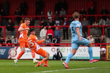 Blackpool 'dan Rob Apter 18 Nisan 2025' te İngiltere 'nin Stevenage Stevenage stadyumunda oynanan Sky Bet 1 karşılaşmasında 0-3 berabere kalma golünü attı.