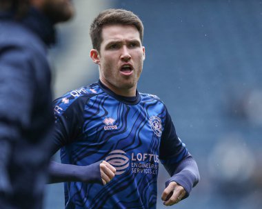 Queens Park Rangers takımından Paul Smyth, 18 Nisan 2025 'te İngiltere' nin Deepdale kentinde oynanan Preston North End-Queens Park Rangers karşılaşması öncesinde ısınıyor.