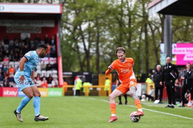 Blackpool takımından Hayden Coulson, 18 Nisan 2025 'te Lamex Stevenage Stevenage, İngiltere' de oynanan 1.