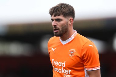 Blackpool takımından Tom Bloxham 18 Nisan 2025 'te Lamex Stadi5um, Stevenage, İngiltere' de Stevenage - Blackpool maçında