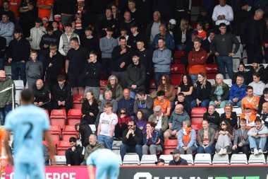 Blackpool taraftarları, 18 Nisan 2025 'te Lamex Stadyumu' nda oynanan Sky Bet 1 karşılaşmasında Stevenage 'a karşı Blackpool maçını izlediler.