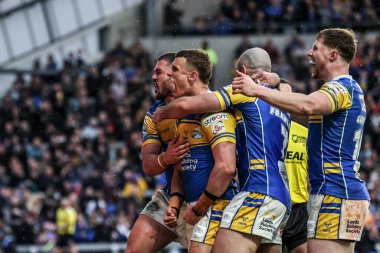 Leeds Rhinos takımından Ash Handley, 18 Nisan 2025 'te Leeds Stadyumu' nda oynanan Betfred Süper Lig 8. Raundda Leeds Rhinos - Huddersfield Giants karşılaşmasını kutluyor.