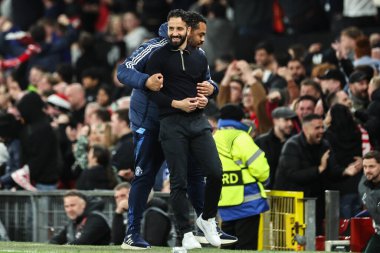 Manchester United takımının Ruben Amorim teknik direktörü, UEFA Avrupa Ligi çeyrek final maçında Manchester United-Lyon maçında 17 Nisan 2025 'te Old Trafford, Manchester, İngiltere' de 4-4 'lük galibiyet golünü kutluyor.
