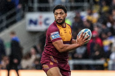 Huddersfield Giants takımından Taane Milne, 18 Nisan 2025 'te Headingley Stadyumu' nda oynanan 8. Betfred Süper Lig karşılaşmasında ısınma turunda Leeds Rhinos 'a karşı Huddersfield Giants' ı yendi.