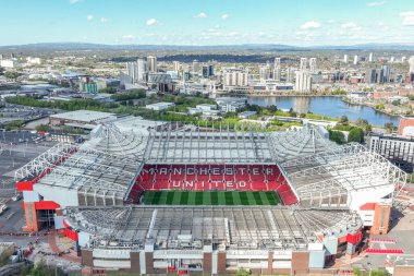 UEFA Avrupa Ligi çeyrek finalleri öncesinde Old Trafford, Manchester, İngiltere 'de Manchester United - Lyon maçının hava görüntüsü, 17 Nisan 2025