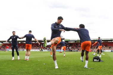 Blackpool 'dan Elkan Baggott 18 Nisan 2025' te İngiltere 'nin Stevenage Stevenage Stadyumu' nda oynanan Sky Bet 1 maçı öncesinde ısınma turunda