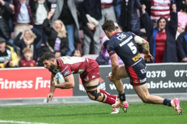 Wigan Warriors takımından Abbas Miski, 18 Nisan 2025 'te İngiltere' nin Wigan şehrindeki The Brick Community Stadyumu 'nda oynanan 8.