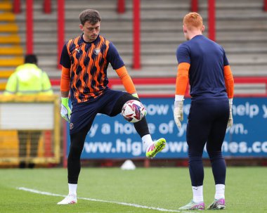 Blackpool 'dan Harry Tyrer, 18 Nisan 2025' te İngiltere 'nin Stevenage Stevenage-Blackpool maçı öncesinde oynanan maç öncesi ısınma maçında...
