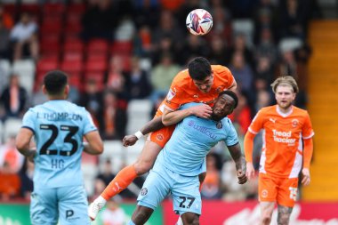 Blackpool 'dan Elkan Baggott, 18 Nisan 2025' te Lamex Stevenage, İngiltere 'de oynanan Sky Bet 1 karşılaşmasında Stevenage ve Blackpool maçında Stevenage' ı yenerek Stevenage 'i mağlup etti.