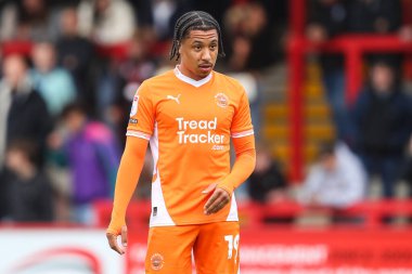 Blackpool takımından Samuel Silvera 18 Nisan 2025 'te Lamex Stevenage, İngiltere' de Stevenage - Blackpool maçında