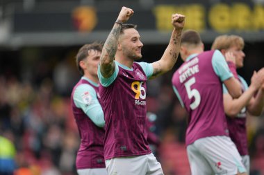 Burnley 'den Josh Brownhill 18 Nisan 2025' te İngiltere 'nin Watarage Road şehrinde oynanan Watford-Burnley maçında taraftarlarla kazandı.