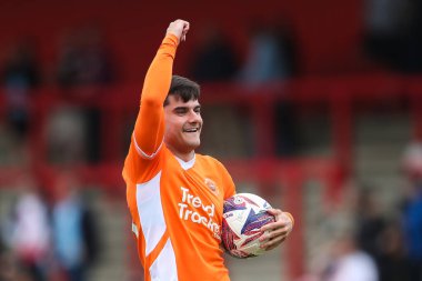 Blackpool 'dan Rob Apter takımlarını 18 Nisan 2025' te Lamex Stevenage, Stevenage, İngiltere 'de oynanan 1.
