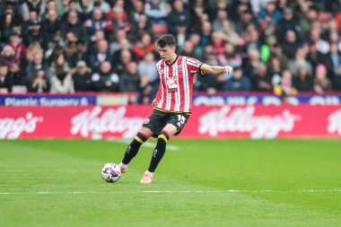 Sheffield United takımından Anel Ahmedhodi 18 Nisan 2025 'te Bramall Lane, Sheffield, İngiltere' de Sheffield United ile Cardiff City arasındaki Gökyüzü İddia Şampiyonası maçında pas attı.