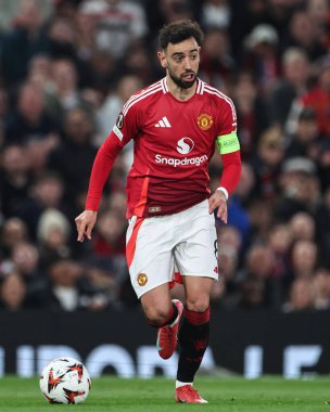 Manchester United takımının Bruno Fernandes, UEFA Avrupa Ligi çeyrek final maçında Manchester United 'a karşı Old Trafford, Manchester, Birleşik Krallık, 17 Nisan 2025
