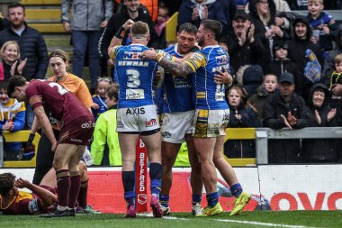 Leeds Rhinos takımından Ryan Hall, 18 Nisan 2025 'te Leeds Stadyumu' nda oynanan Betfred Süper Lig 8. Raundda Leeds Rhinos - Huddersfield Giants karşılaşmasını kutluyor.