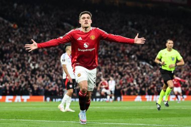 Manchester United takımından Manuel Ugarte, 17 Nisan 2025 'te Old Trafford, Manchester, İngiltere' de oynanan UEFA Avrupa Ligi çeyrek final maçında 1-0 'lık galibiyet golünü kutluyor.