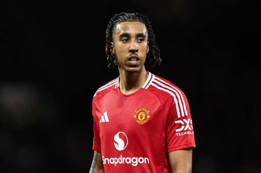 Manchester United takımının Leny Yoro, UEFA Avrupa Ligi çeyrek final maçında Manchester United 'a karşı Old Trafford, Manchester, Birleşik Krallık, 17 Nisan 2025