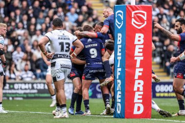 Hull KR 'dan Arthur Mourgue, 18 Nisan 2025' te MKM Stadyumu 'nda oynanan Betfred Süper Lig 8. Raundda Hull FC vs Hull KR karşılaşmasını kutluyor.