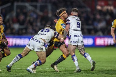 Wakefield Trinity 'den Caleb Hamlin-Uele ve Wakefield Trinity' den Liam Hood tarafından 17 Nisan 2025 'te DIY Kitchens Stadyumu' nda oynanan Betfred Süper Lig 8. Raundunda Hugo Salabio 'nun rakibi Wakefield Trinity, Castleford Tigers' a karşı.