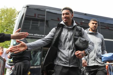 Blackpool 'dan Jordan Lawrence-Gabriel, 18 Nisan 2025' te İngiltere 'deki Lamex Stevenage Stadyumu' nda oynanan Sky Bet 1 karşılaşması Stevenage - Blackpool maçından önce geldi.