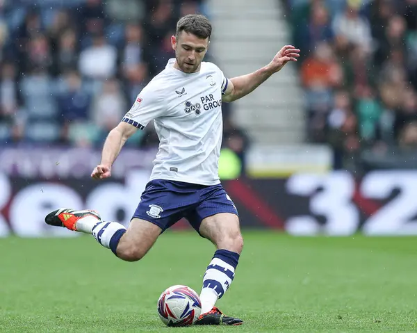 Preston North End 'den Ben Whiteman 18 Nisan 2025' te İngiltere 'nin Deepdale şehrinde oynanan Preston North End-Queens Park Rangers maçında