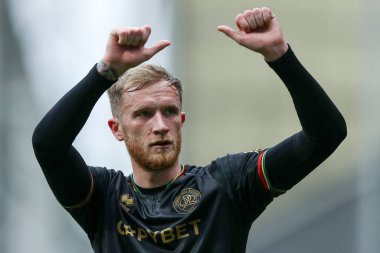 Queens Park Rangers takımından Liam Morrison 18 Nisan 2025 'te İngiltere' nin Deepdale kentinde oynanan 