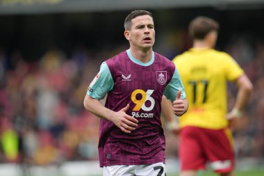Burnley takımından Josh Cullen 18 Nisan 2025 'te Watford-Burnley maçında Vicarage Road, Watford, İngiltere' de karşı karşıya geldi.