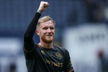 Queens Park Rangers takımından Liam Morrison 18 Nisan 2025 'te İngiltere' nin Deepdale kentinde oynanan 