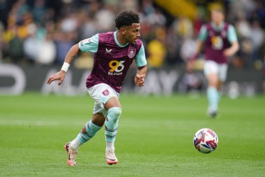 Burnley 'den Marcus Edwards 18 Nisan 2025' te İngiltere 'nin Watarage Road şehrinde oynanan Gökyüzü İddia Şampiyonası karşılaşmasında topun üstündeydi.