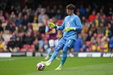 Burnley 'den James Trafford Gökyüzü İddia Şampiyonası maçı sırasında Watford - Burnley Vicarage Road, Watford, İngiltere, 18 Nisan 2025