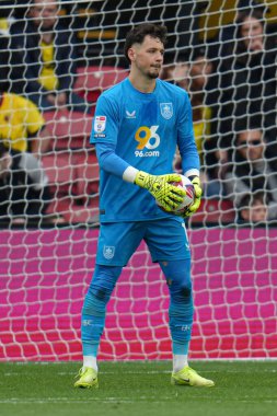 Burnley 'den James Trafford Gökyüzü İddia Şampiyonası maçı sırasında Watford - Burnley Vicarage Road, Watford, İngiltere, 18 Nisan 2025