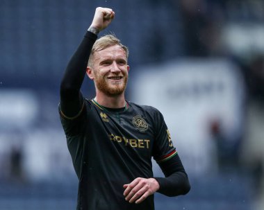 Queens Park Rangers takımından Liam Morrison 18 Nisan 2025 'te İngiltere' nin Deepdale kentinde oynanan 