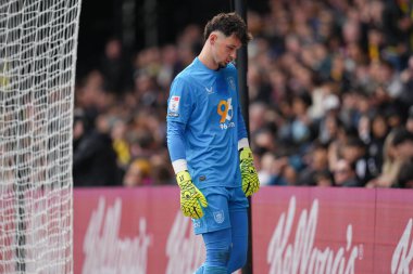 Burnley 'den James Trafford Gökyüzü İddia Şampiyonası maçı sırasında Watford - Burnley Vicarage Road, Watford, İngiltere, 18 Nisan 2025