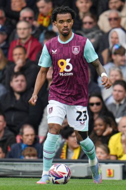 Burnley takımından Lucas Pires 18 Nisan 2025 'te Watford-Burnley maçı sırasında Vicarage Road, Watford, İngiltere' de oynandı.