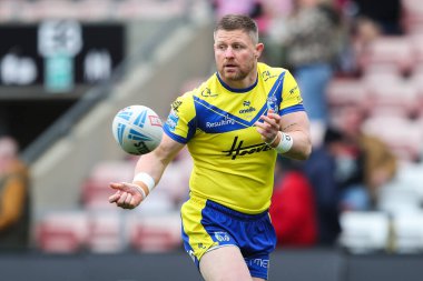 Warrington Wolves takımından Luke Yates, 19 Nisan 2025 'te Leigh Spor Köyü' nde oynanan 8. Betfred Süper Lig karşılaşması öncesinde ısınma turunda Leigh Leopards ve Warrington Wolves 'a karşı.